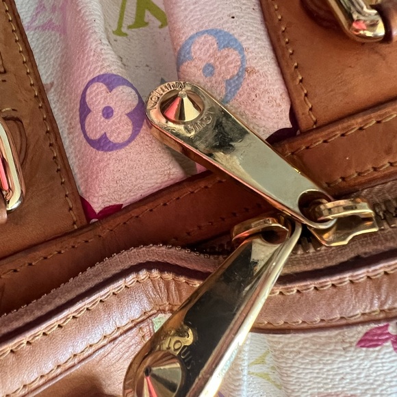 SOLD Vintage Louis Vuitton Courtney - Picture 2 of 8